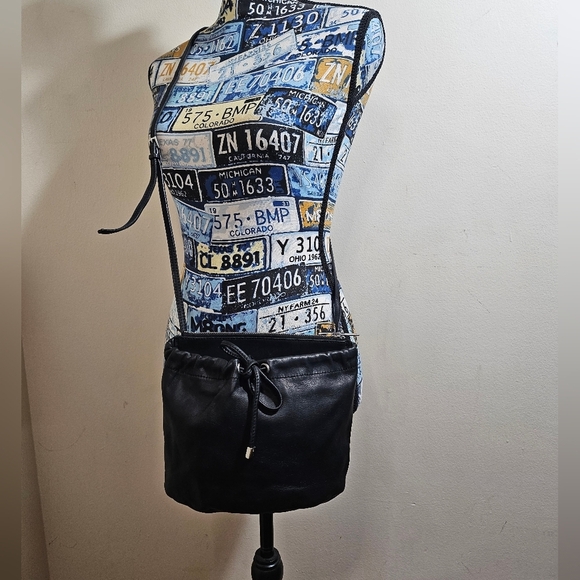 Vintage COS Black Leather Crossbody Pouch Bag - Picture 5 of 7